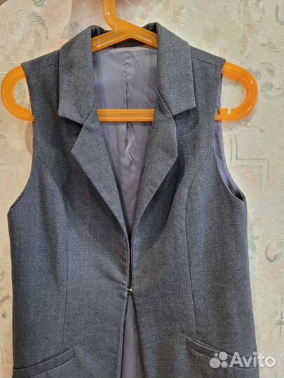 Жилет и блузки на девочку