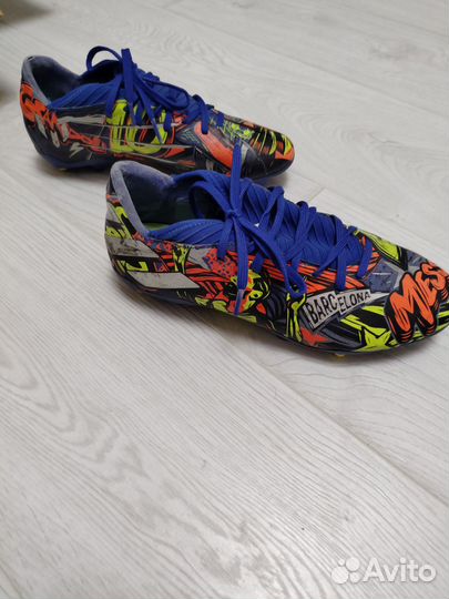 Детские футбольные бутсы