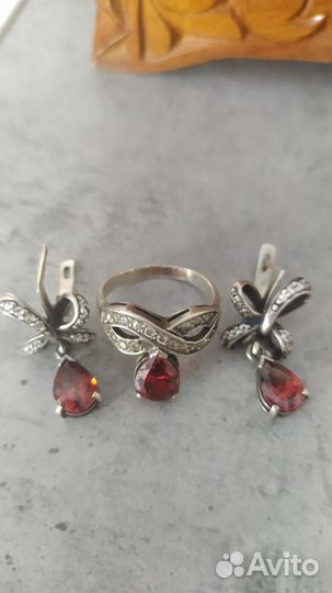 Колье ожерелье