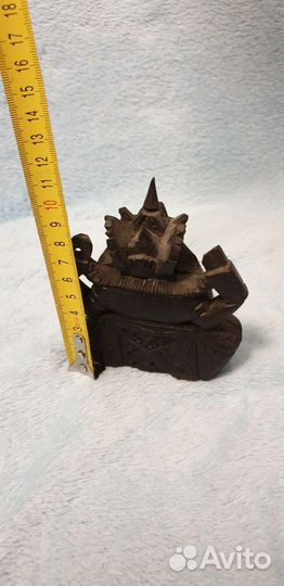 Скульптура бога острова Бали