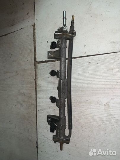 Топливная рейка Ford Focus 1 седан 1 2001