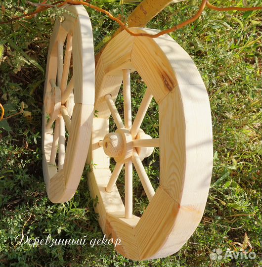Колесо деревянное декоративное