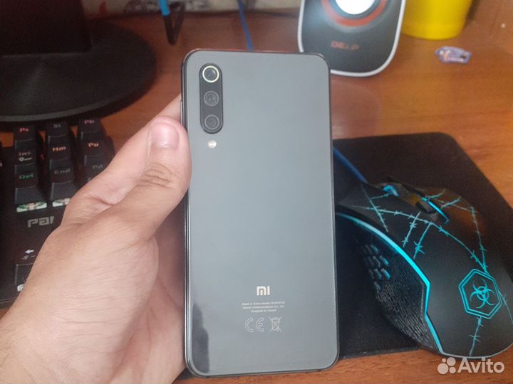 Xiaomi Mi 9 SE, 6/128 ГБ
