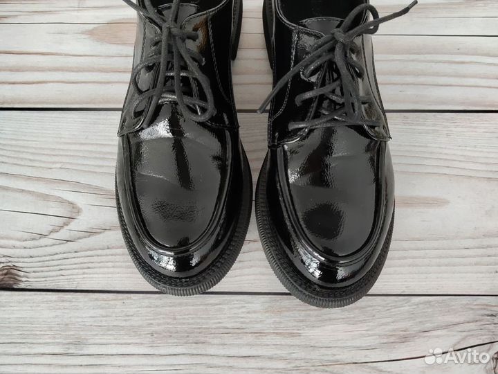 Лаковые полуботинки женские Instreet 37