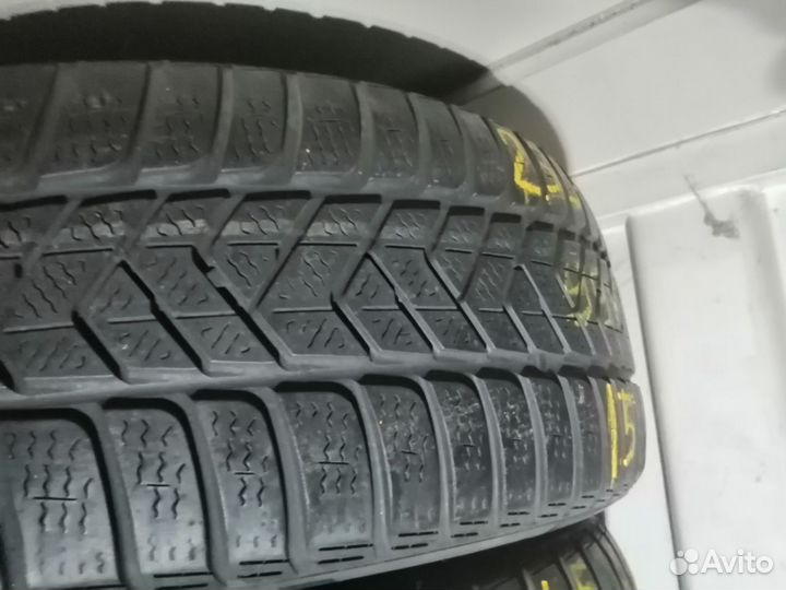 Pirelli Winter Sottozero 3 235/45 R19