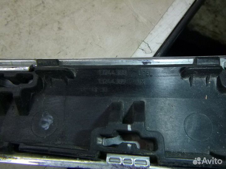 Накладка крышки багажника opel insignia 2008