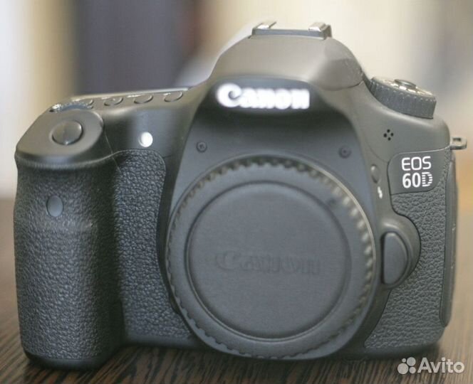 Зеркальный фотоаппарат Canon 60d