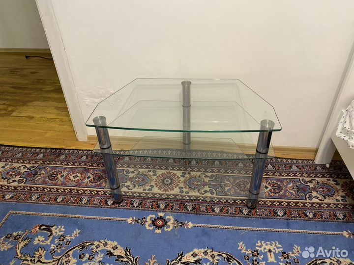 Стеклянная тумба под тв