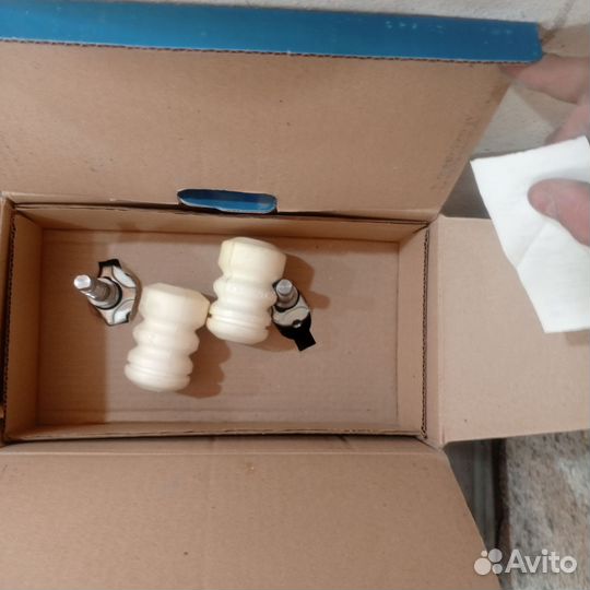 Передний стойки на ваз2114