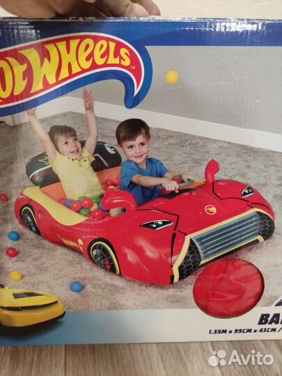 Надувная машинка - Сухой бассейн с шариками 2+