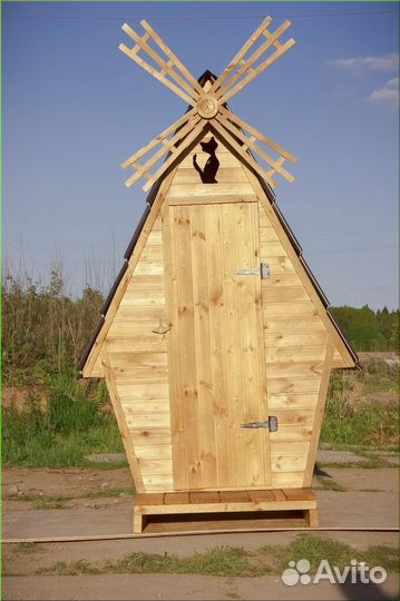 Уличный туалет деревянный