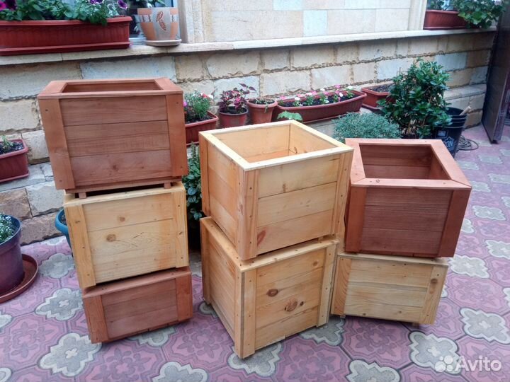 Кашпо, цветочники из дерева