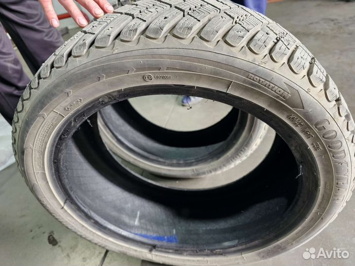 Goodyear Ultra Grip Ice Arctic 2 245/45 R19