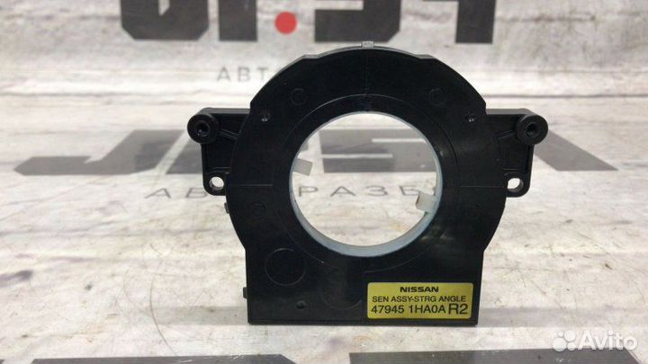 Датчик угла поворота руля передний Nissan Fuga Y51