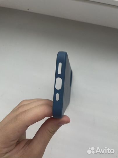 Чехол на iPhone 12