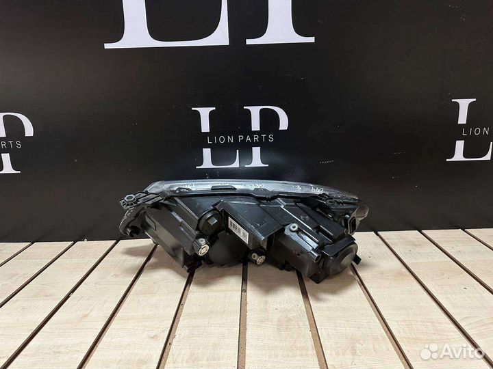 Фара правая галоген Geely Atlas 2016