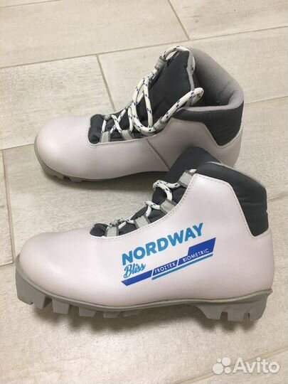 Лыжные ботинки