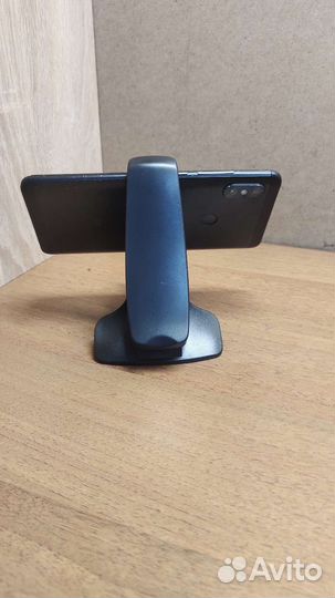 Держатель для телефона в машину