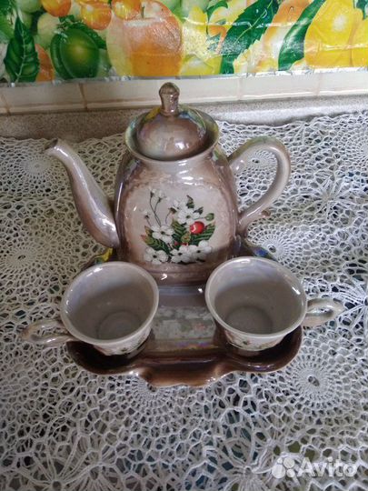 Кофейный сервиз и графин