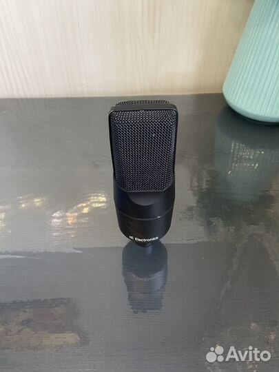 Студийный мифрофон se electronics x1