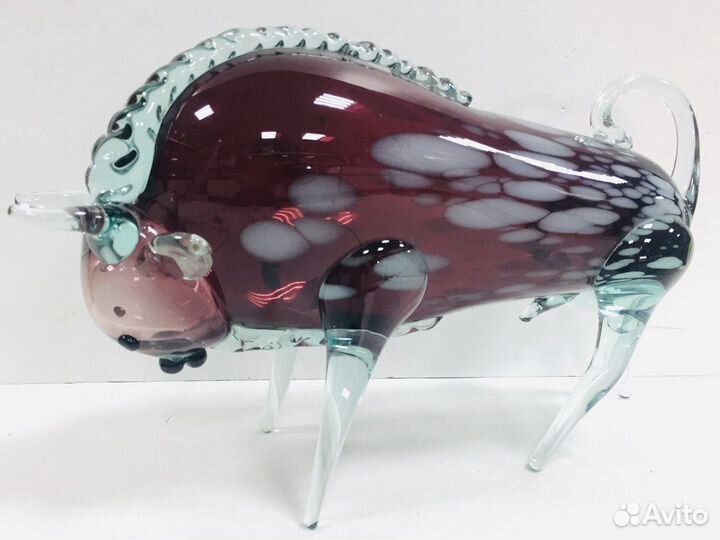 Фигурка. Бык. Коза. Кабан Лебеди. Лев. Стекло