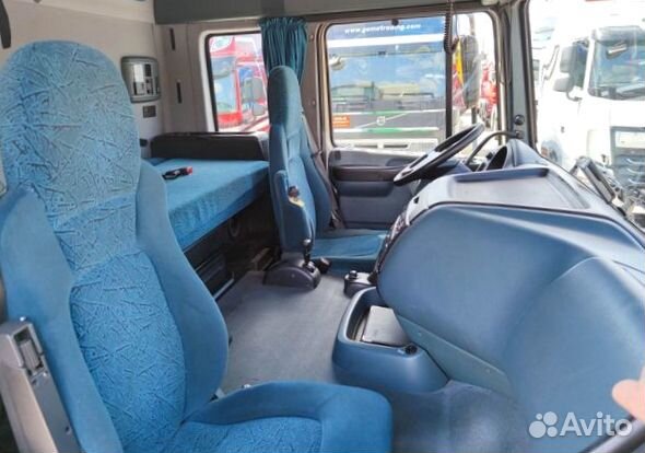 В разборке грузовик DAF,XF 95 2002-2005