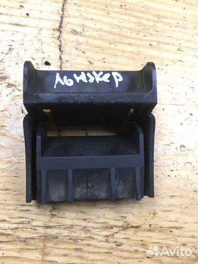 Крепление радиатора Bmw X5 E53 M54 2001