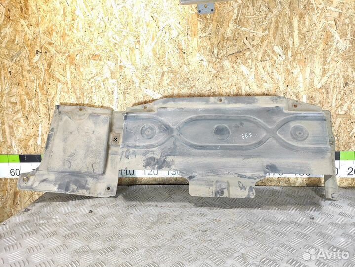 Защита антигравийная левая Volkswagen Transporter