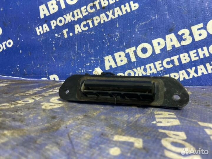 Ручка открывания багажника. Mitsubishi Grandis