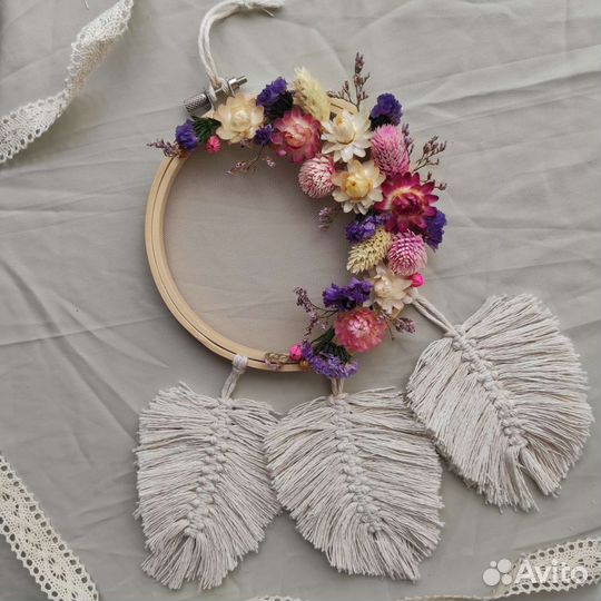 Ловец снов ручной работы с сухоцветами