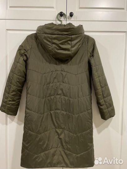 Продам демисезонную куртку на девочку