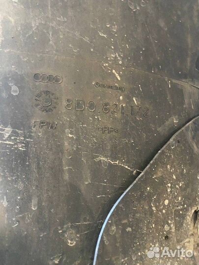 Подкрылок Audi A4 B5 седан 1.8 ADR бензин 1997