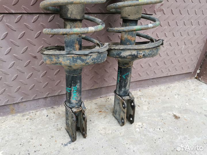 Передние амортизаторы Renault Symbol