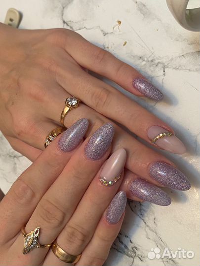 Модель на ноготочки