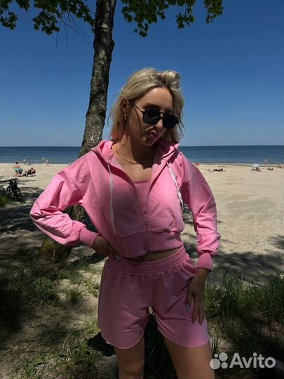 Костюм тройка