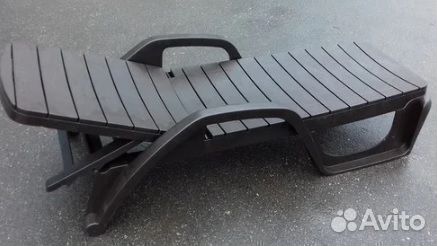 Шезлонг пластиковый 