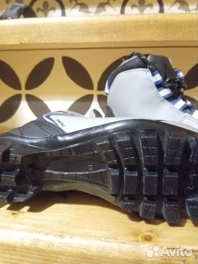 Лыжные ботинки