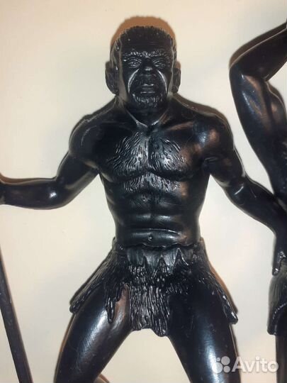 Набор фигурок древних людей