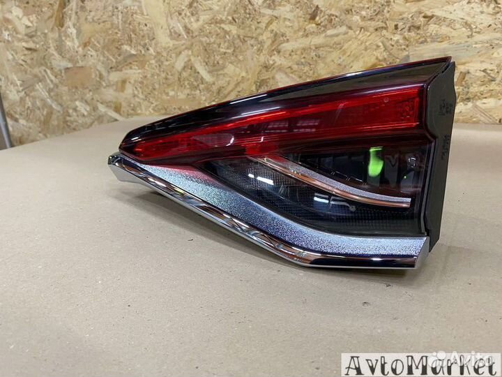 Оптика задняя в крышку Toyota Corolla E210