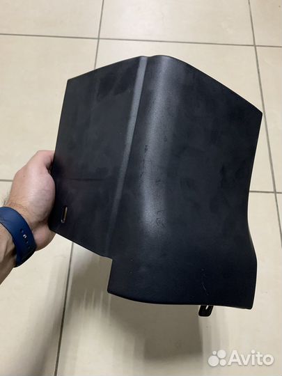 Накладка переднего правого крыла Range Rover Sport