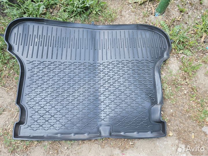 Автомобильные коврики резиновые новые