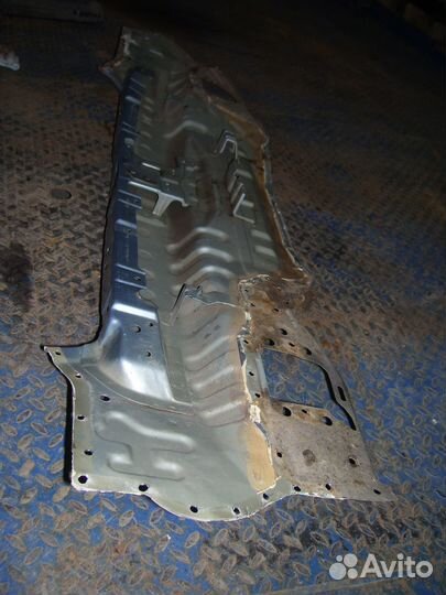 Ниссан альмера N 16 панель задняя