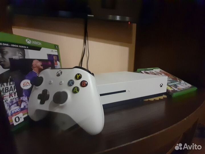Xbox one s 1tb с играми