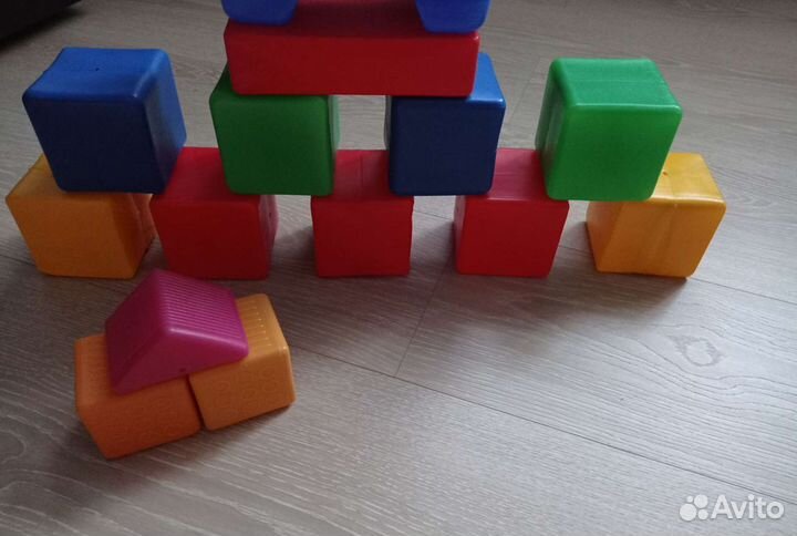 Кубики пластмассовые