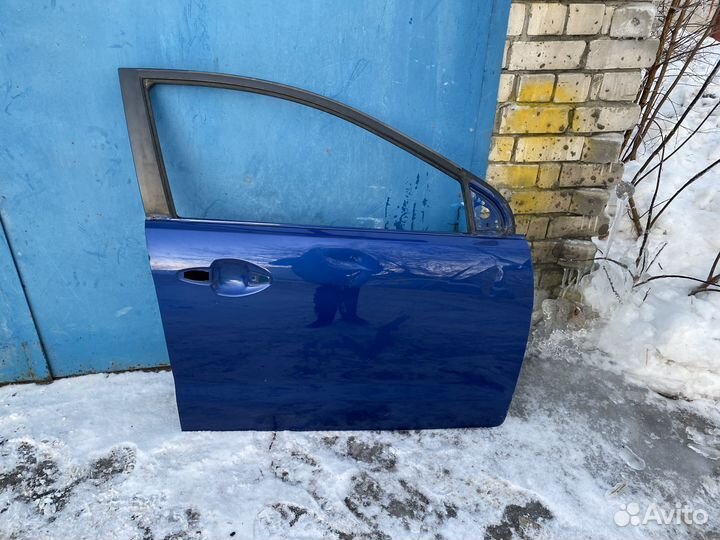Передняя правая дверь Kia Rio 3