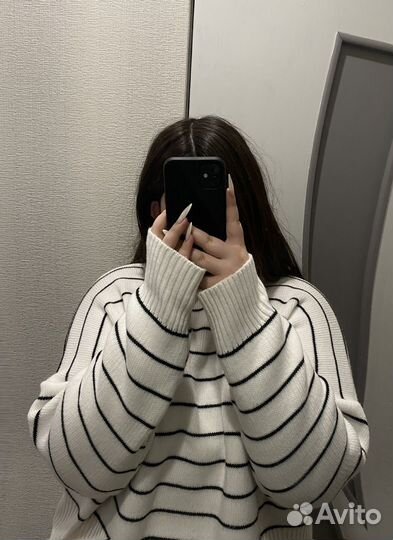 Свитер в полоску