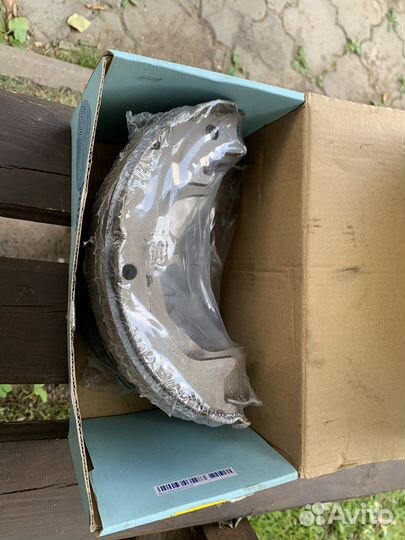 Тормозные колодки ручника на Прадо 120