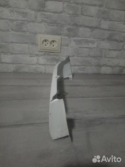 Ресничка toyota carina AT212 правая