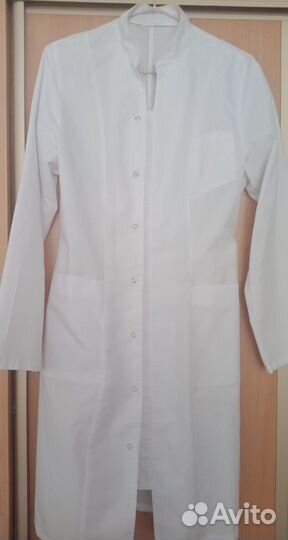 Медицинские халаты,р.42, 5 штук
