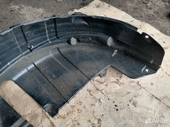 Подкрылок правый задний Suzuki sx4